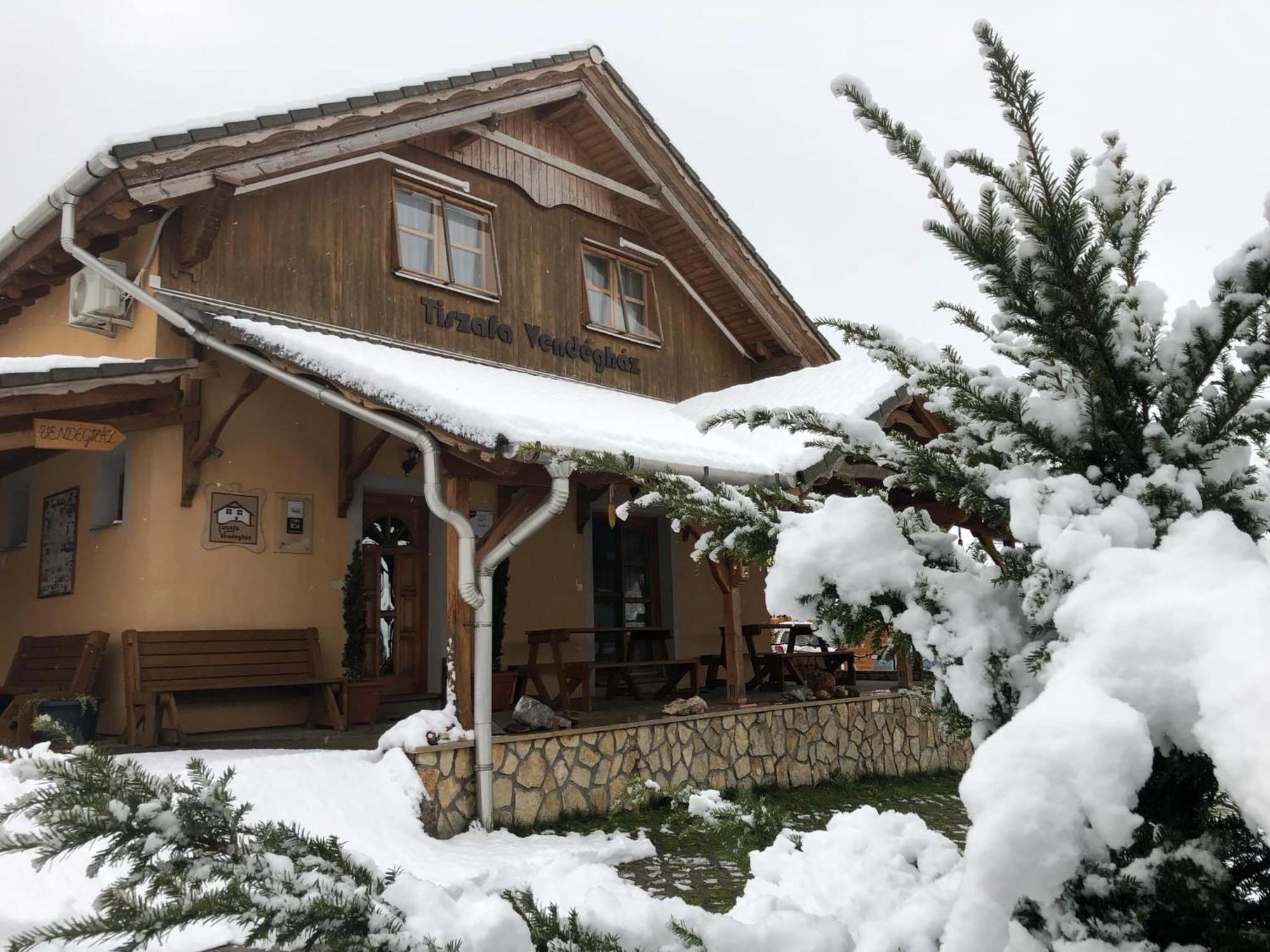 Tiszafa Vendeghaz Szentgal Hotel Bagian luar foto